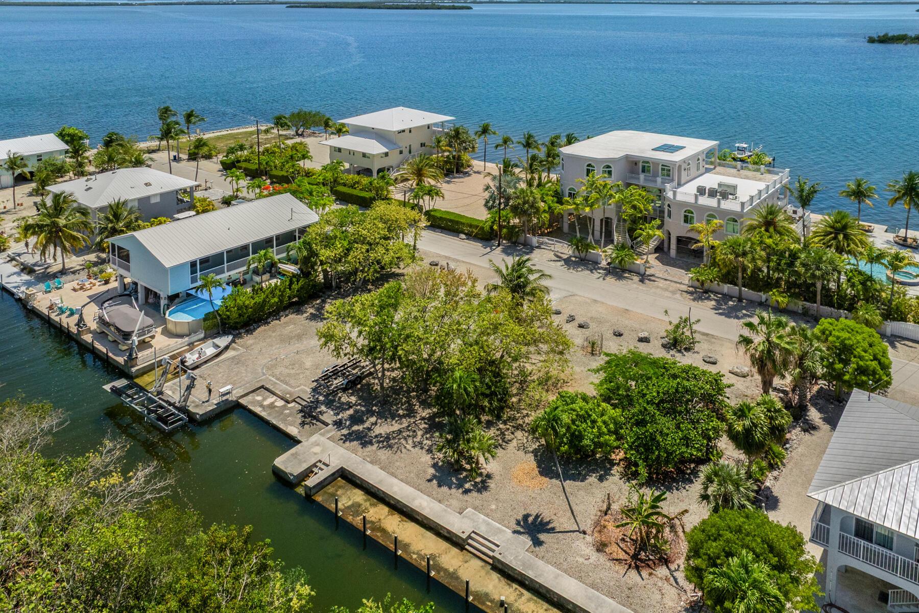 Image 4: 3742 Seagrape Street