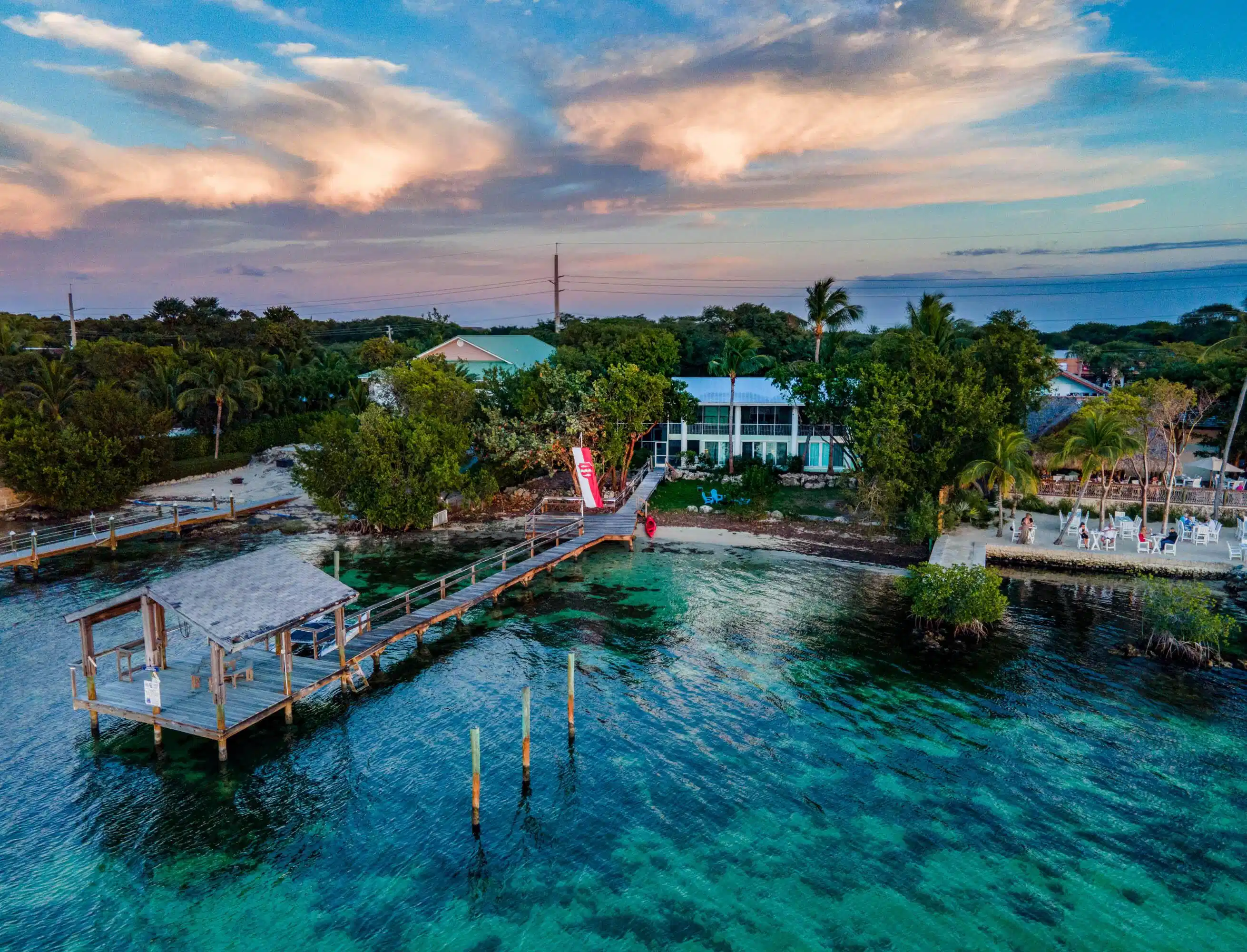 Image 1: Dockage, sandy beach and 5 bedroom home!