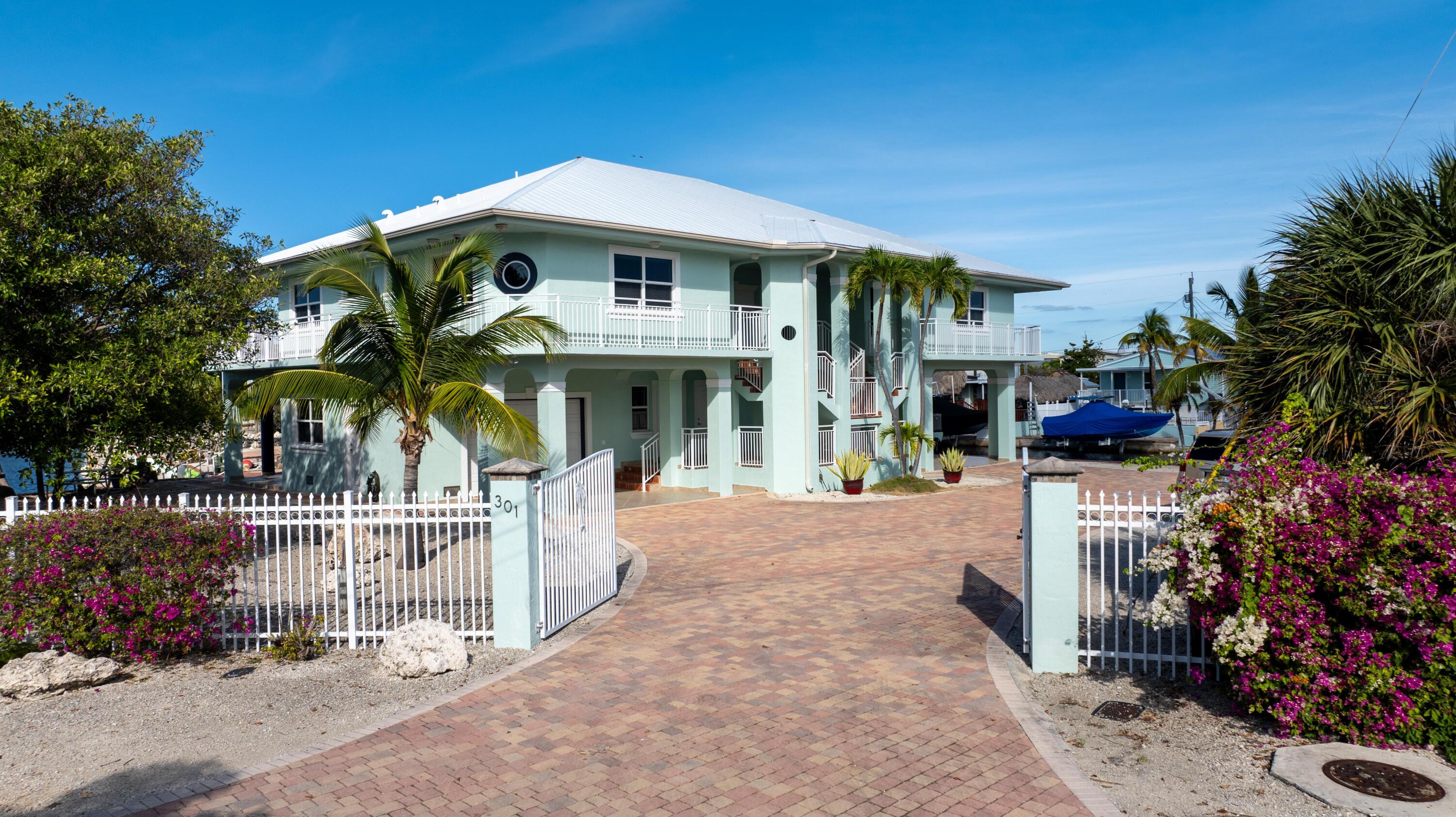 Image 1: 301 Oleander Dr