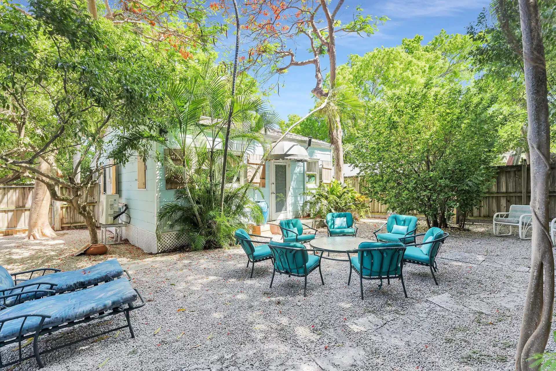 Image 1: Historic Cottage