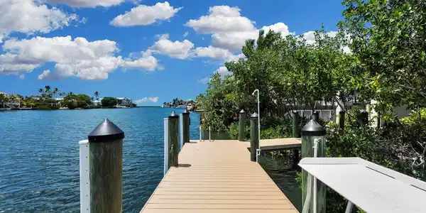 Image 4: Bay View