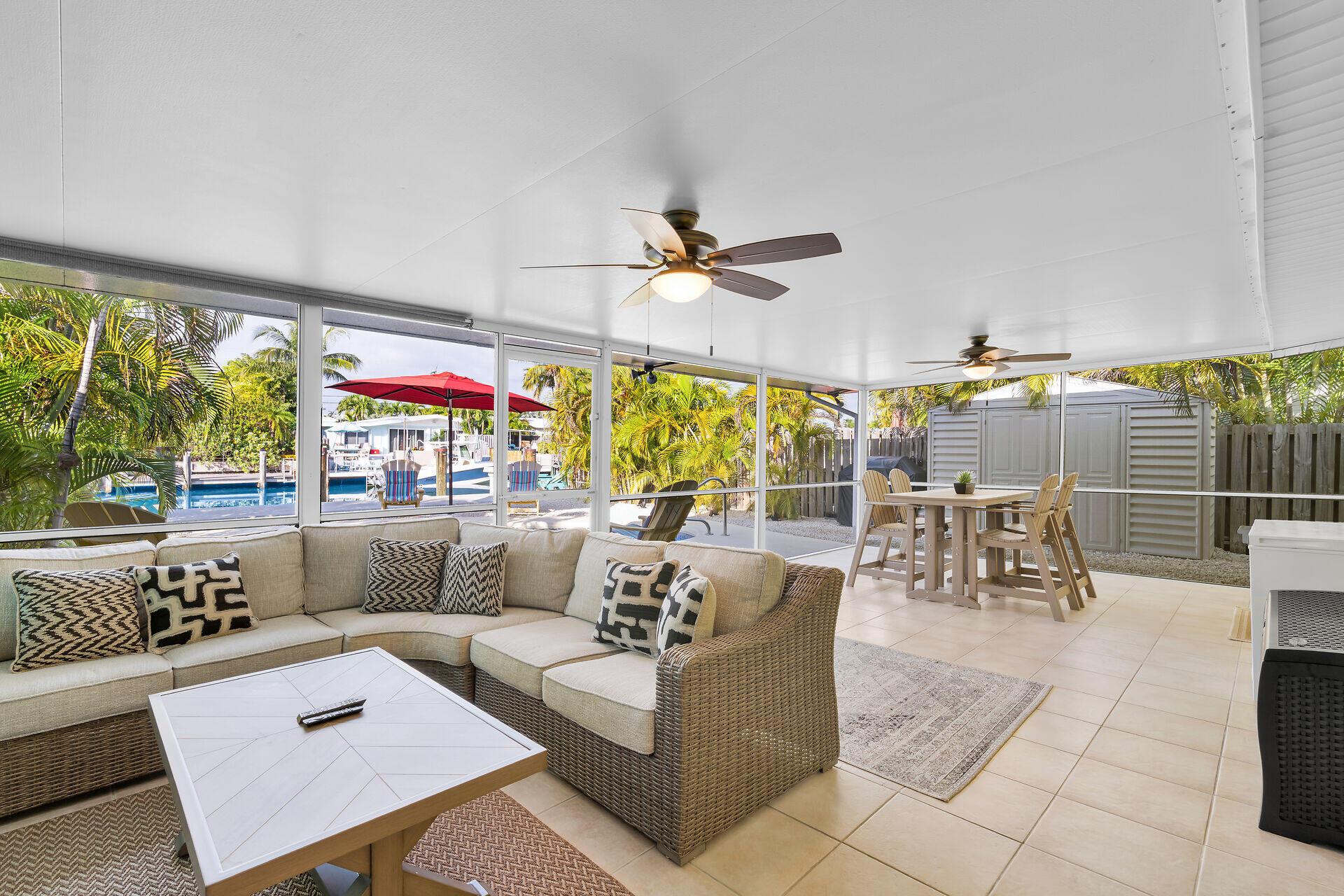 Image 2: Hugh Screened Porch
