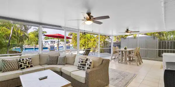 Image 2: Hugh Screened Porch