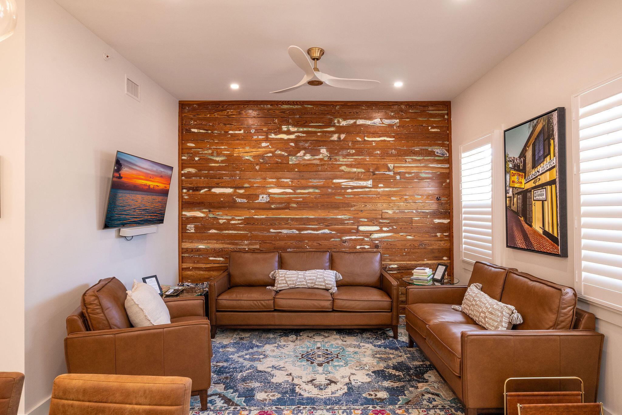 Image 3: Living Room