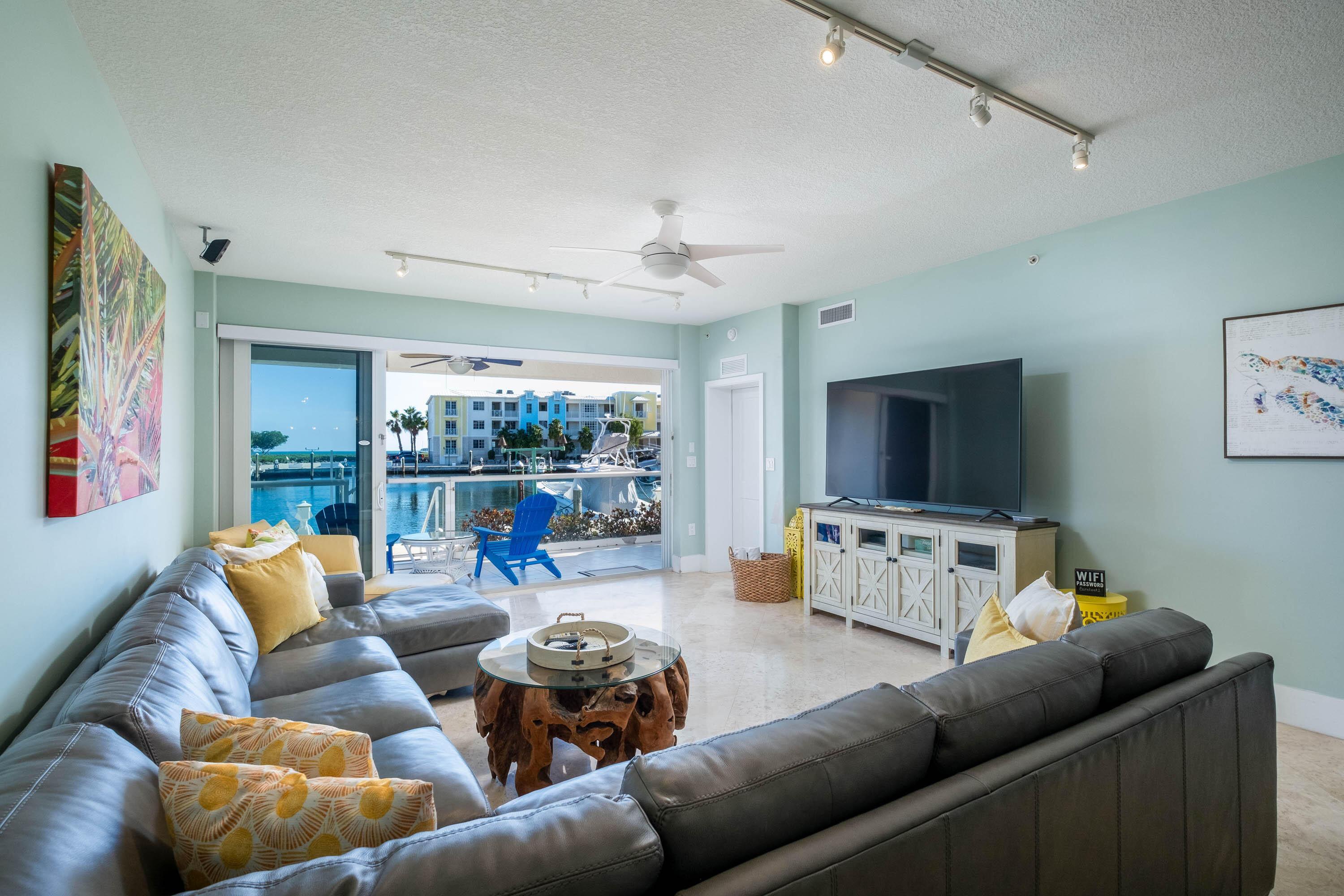 Image 3: Indoor - Outdoor Living
