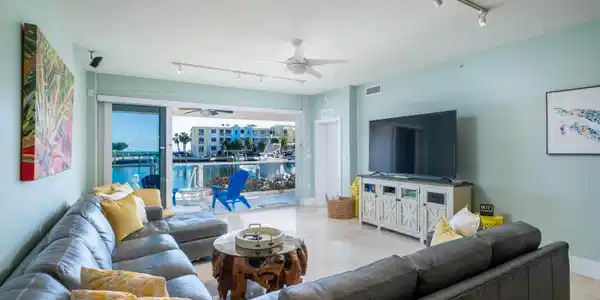 Image 3: Indoor - Outdoor Living