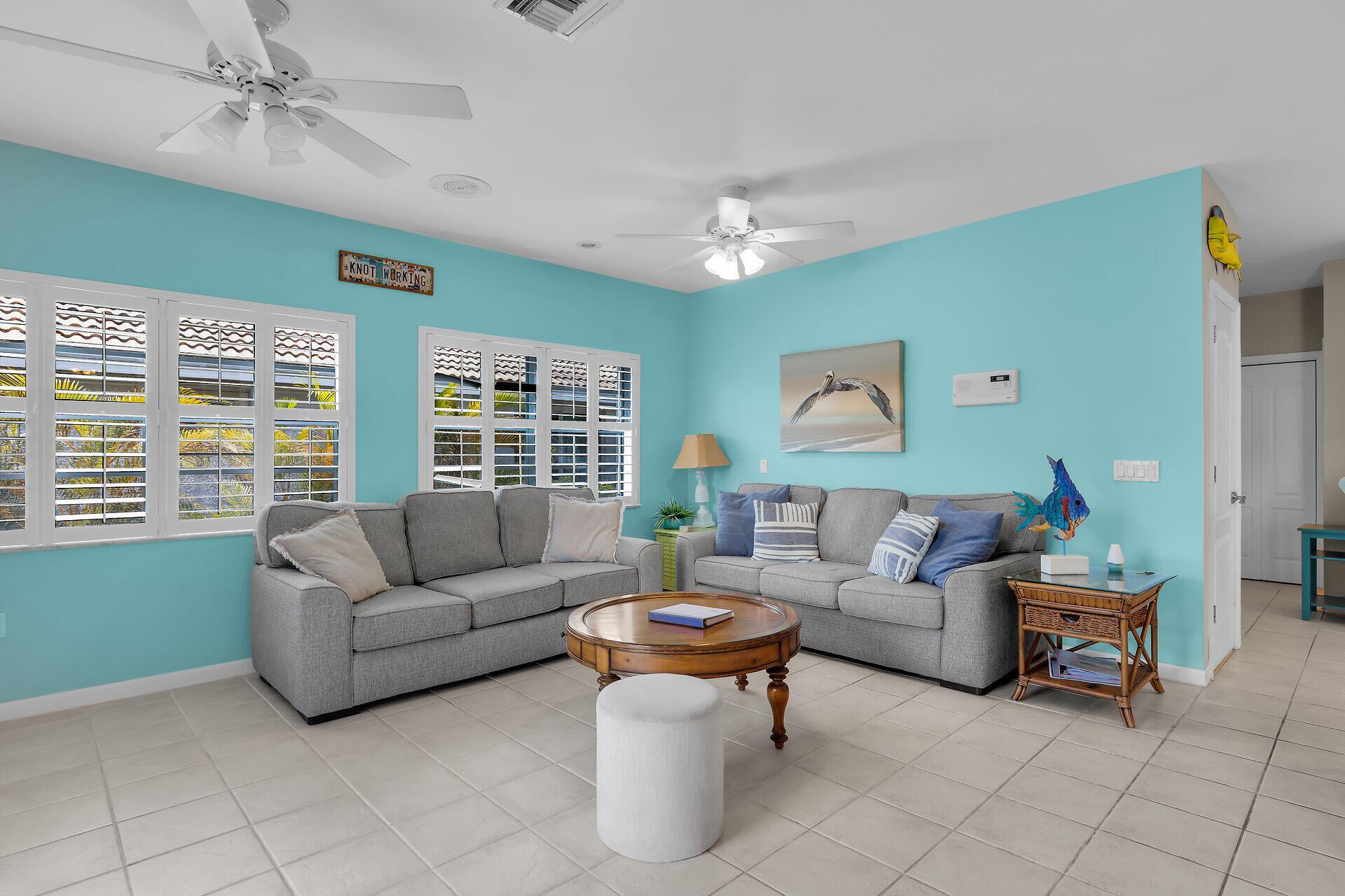 Image 3: Living Area