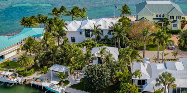Image 2: Dual Waterfront Home