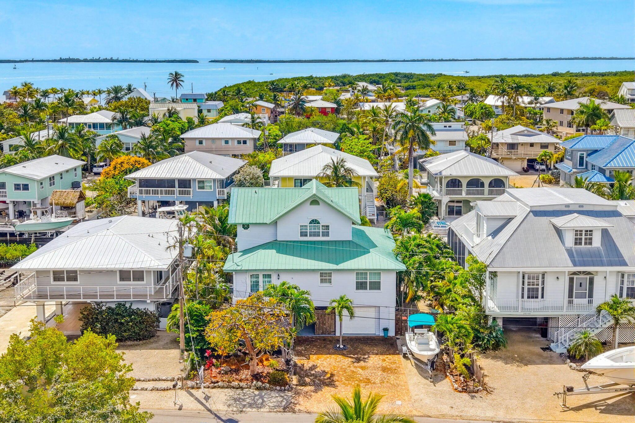 Image 4: 19-web-or-mls-28560 Doubloon Rd 019