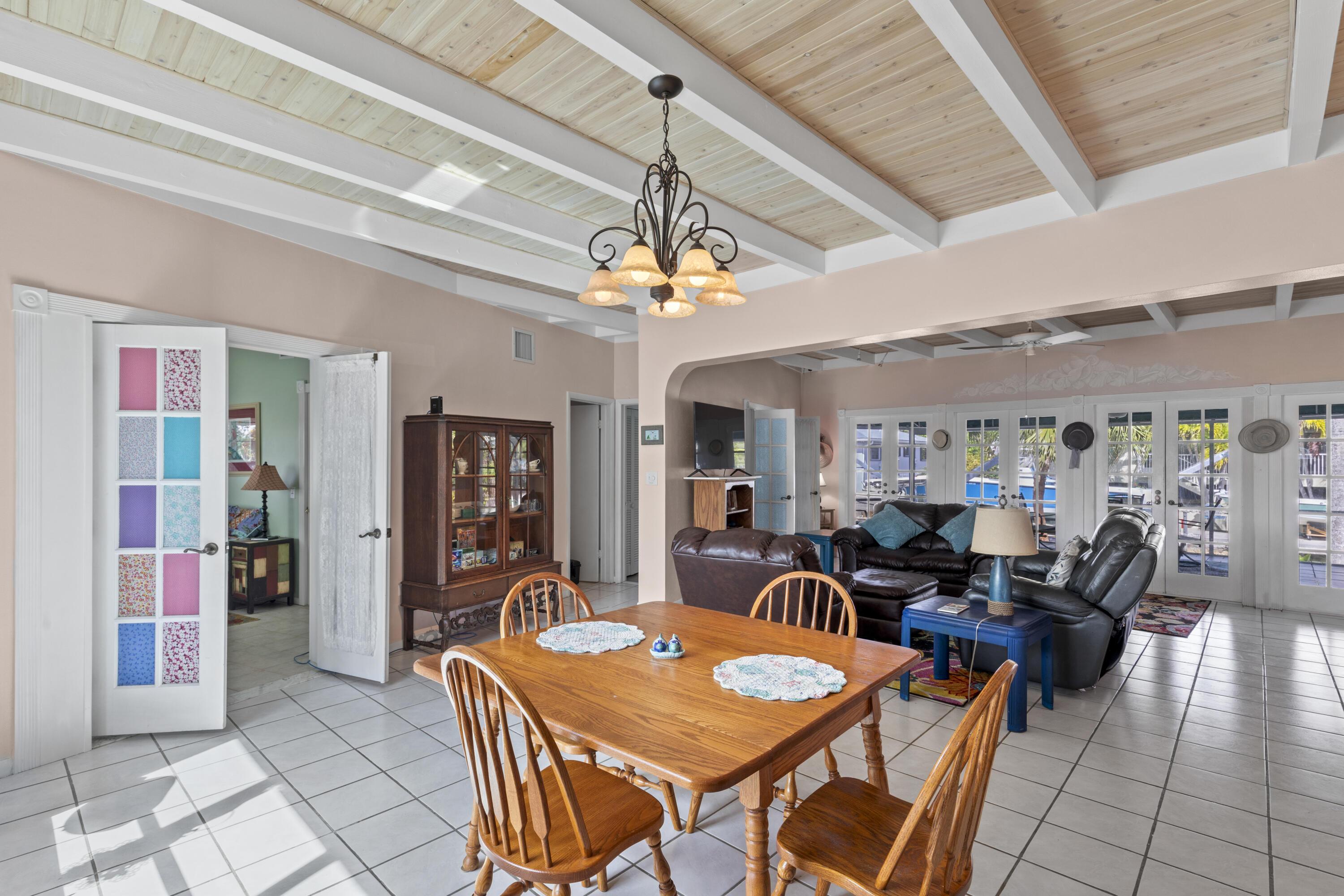 Image 4: Dining/Living Room