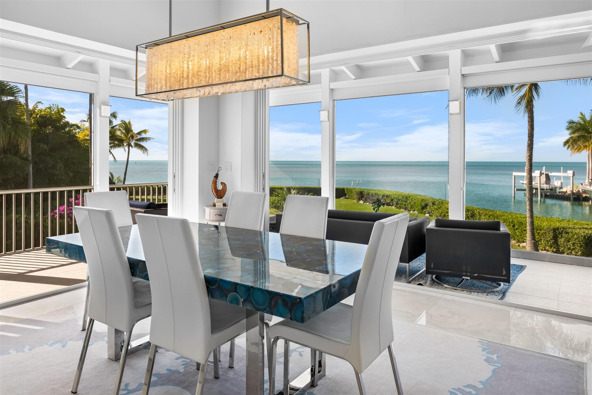 Image 1: Bayview Hideaway