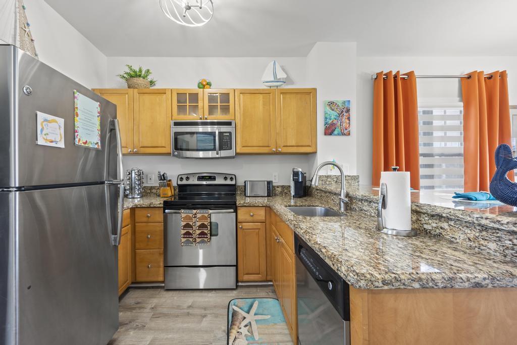 Image 4: Kitchen