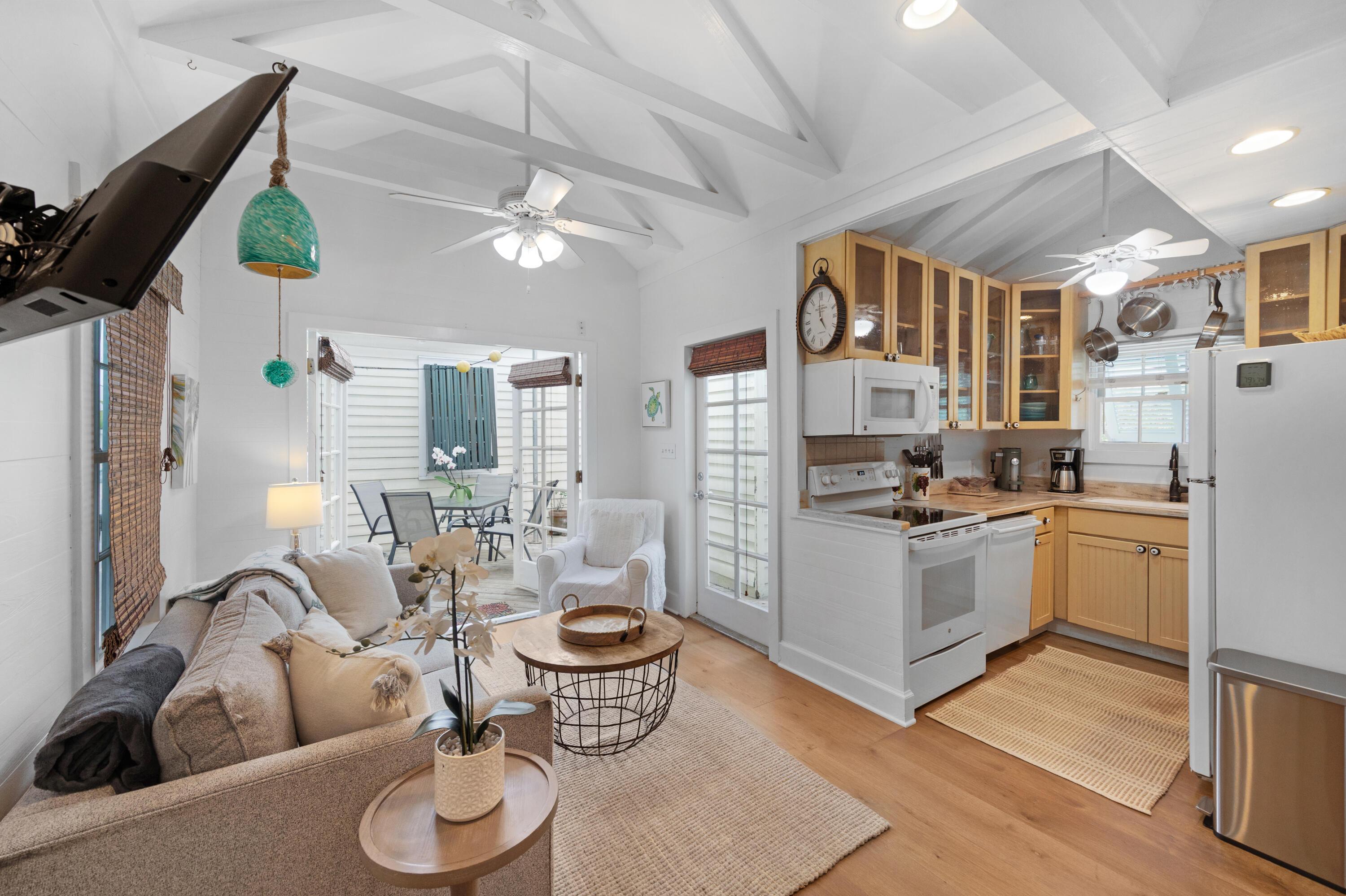 Image 3: Living Room & Kitchen