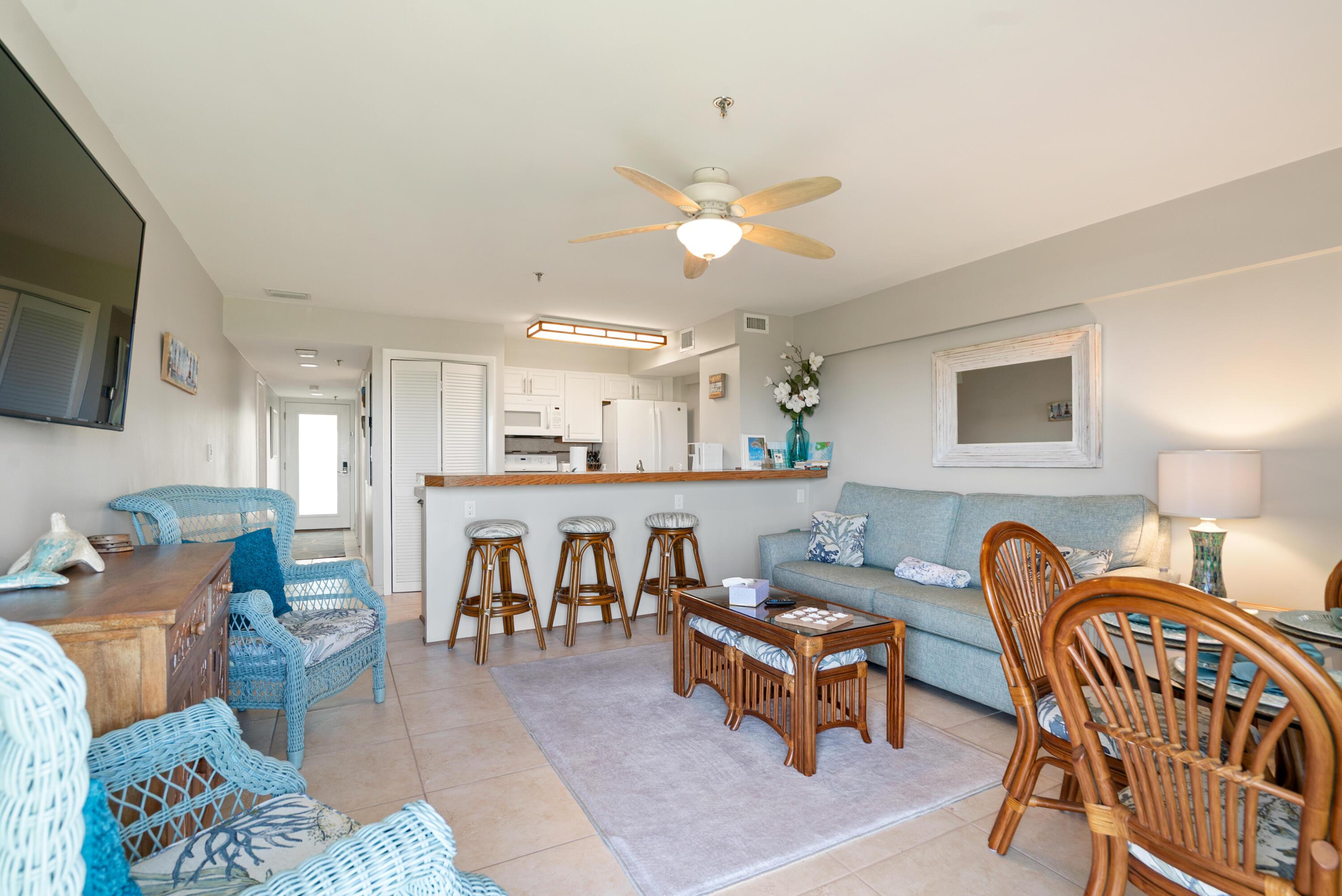 Image 4: Nice Tile floors