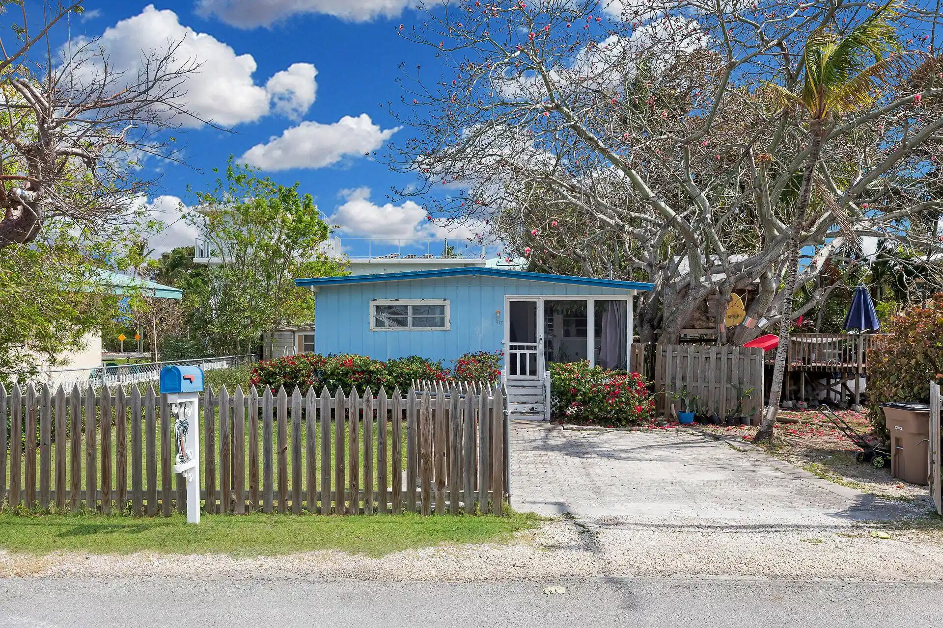 Image 1: 107 Tavern Dr