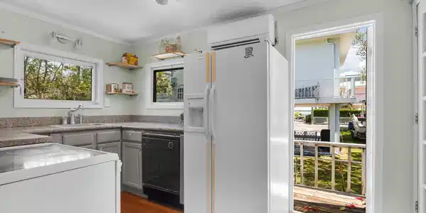 Image 3: 107 Tavern Dr