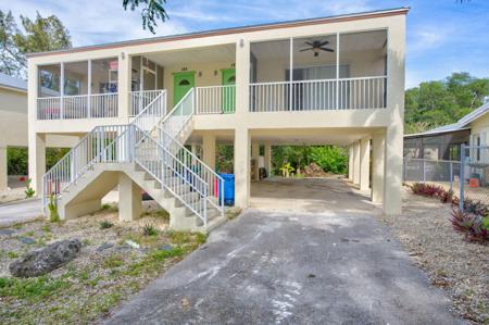 182-184 Casa Court Drive