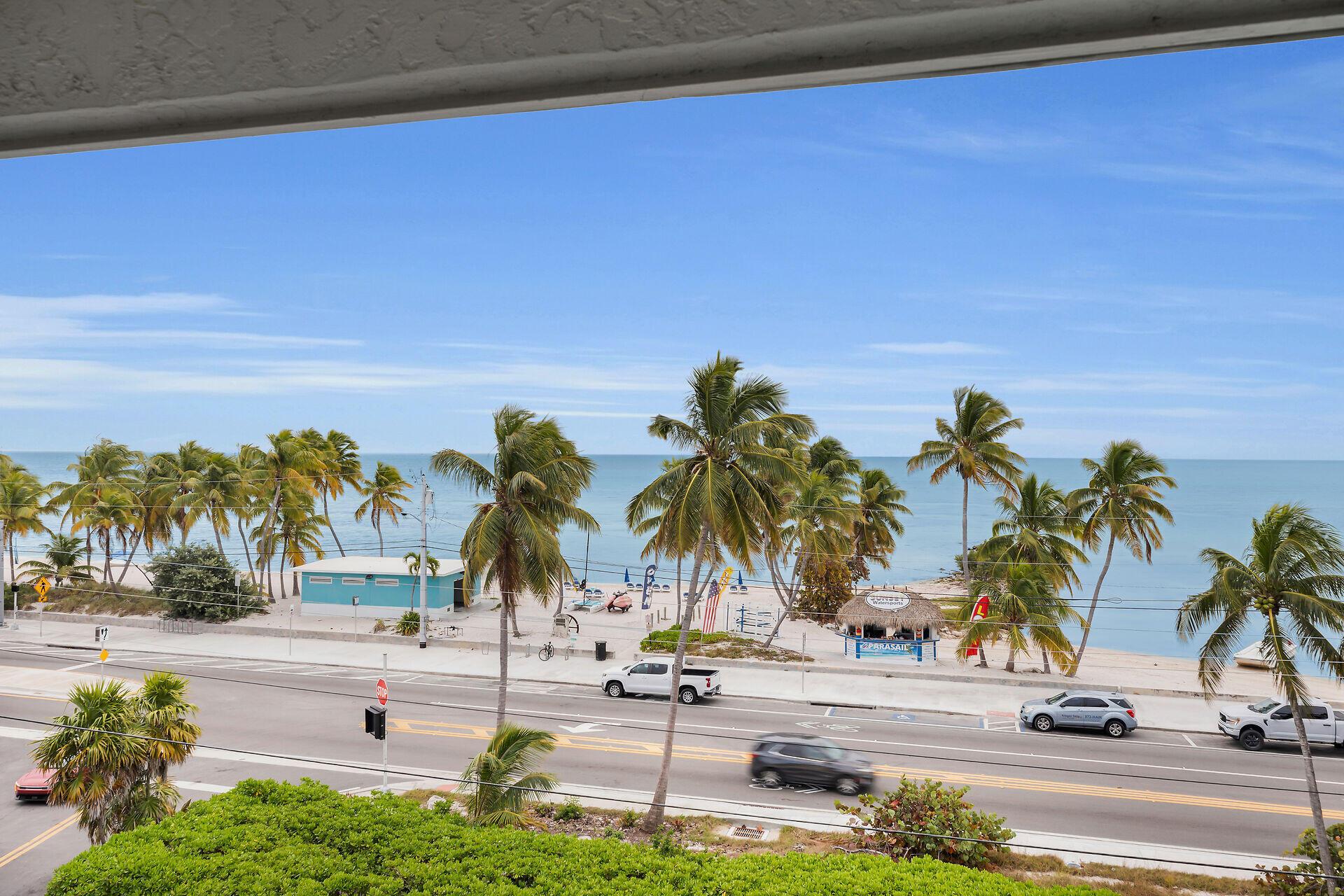 Image 1: 401E balcony ocean view