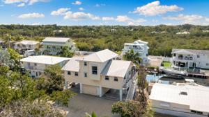 33 N Blackwater Lane