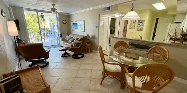 Image 4: apartment