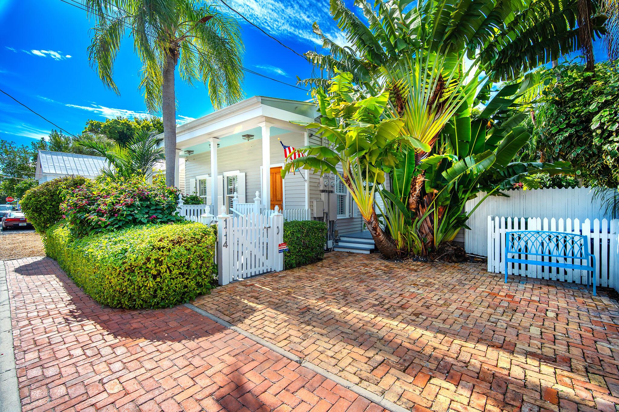 Image 2: Front driveway