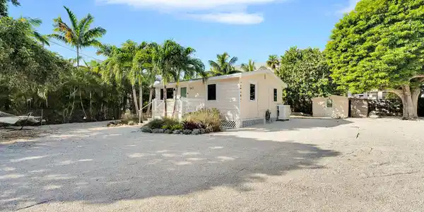 Image 4: 543 74th Street