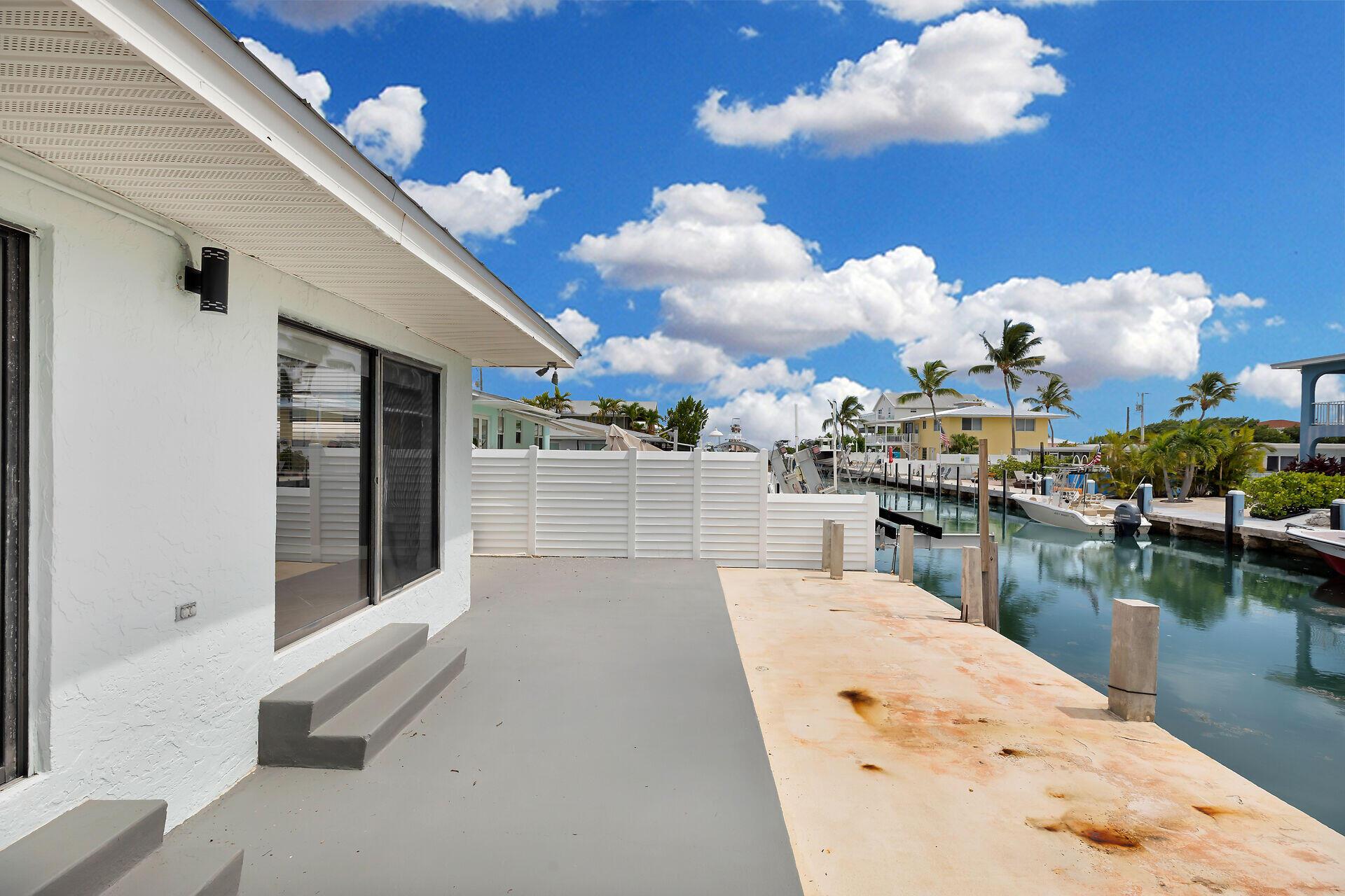Image 3: 35 FT Dock