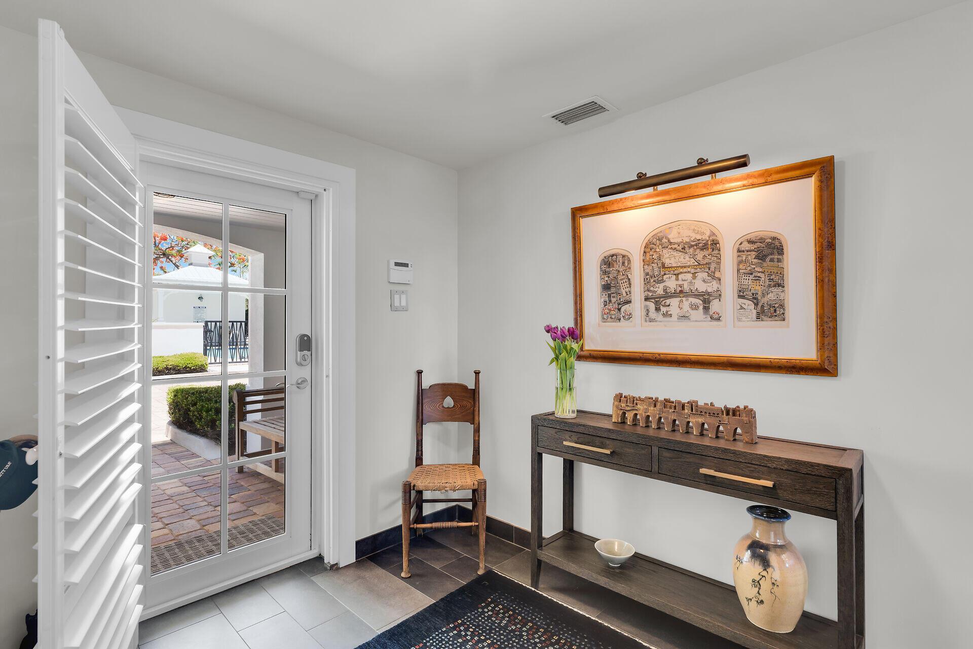 Image 3: Foyer