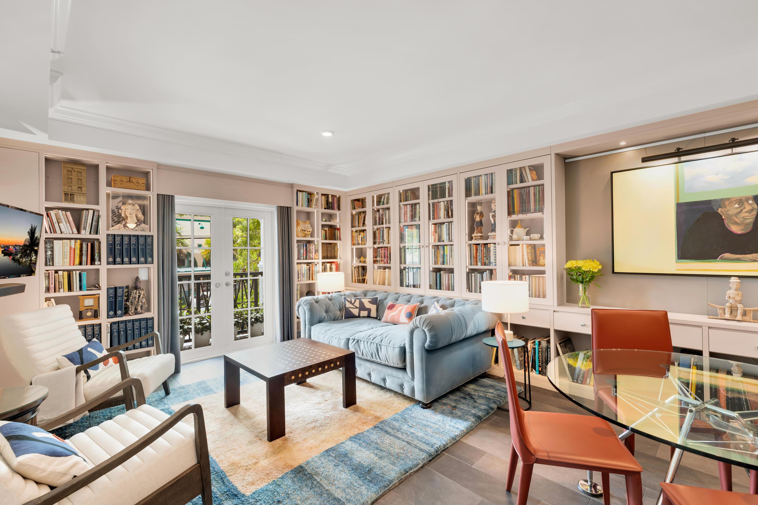 Image 4: 2nd Floor Living Room
