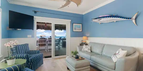Image 3: Living Room