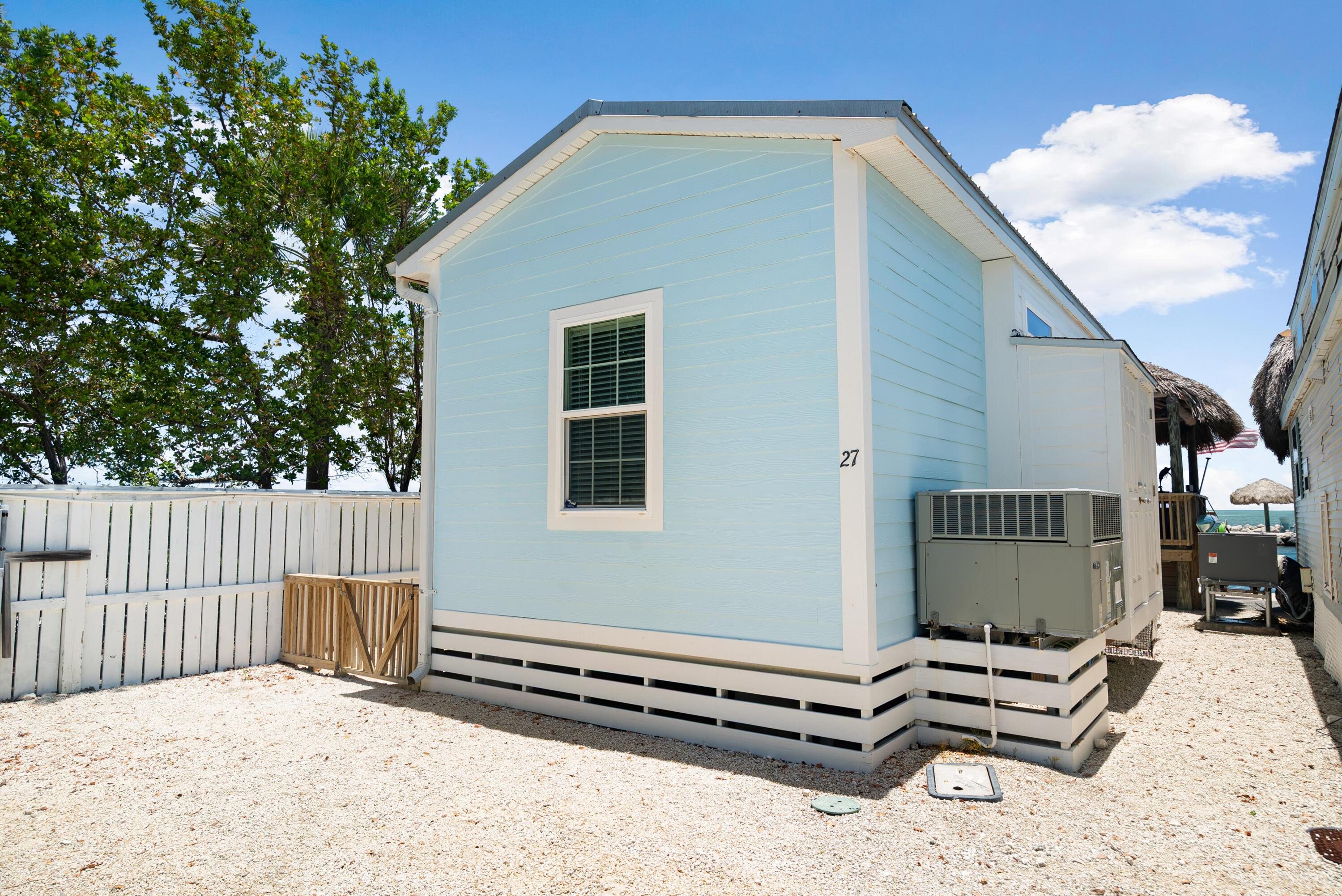 Image 4: Rear