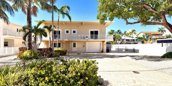 239 Plantation Avenue