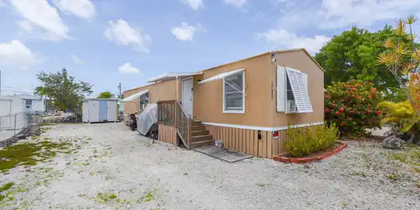 Image 3: 27965 Tarpon Terrace