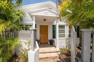 727 Windsor Lane