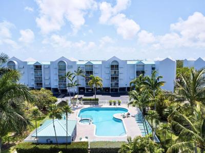 3655 Seaside Drive