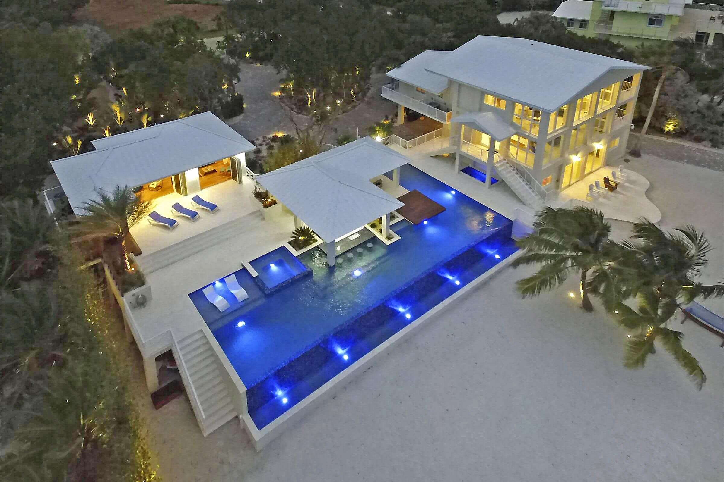 Image 3: 30 Ocean Front Drive