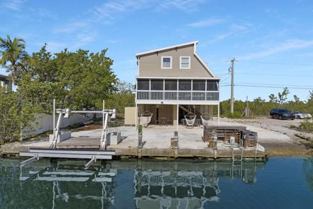 813 Hawksbill Lane