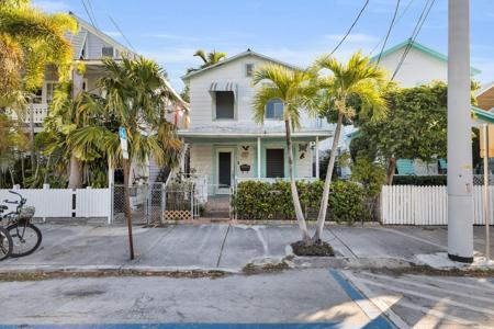 1115 Varela Street