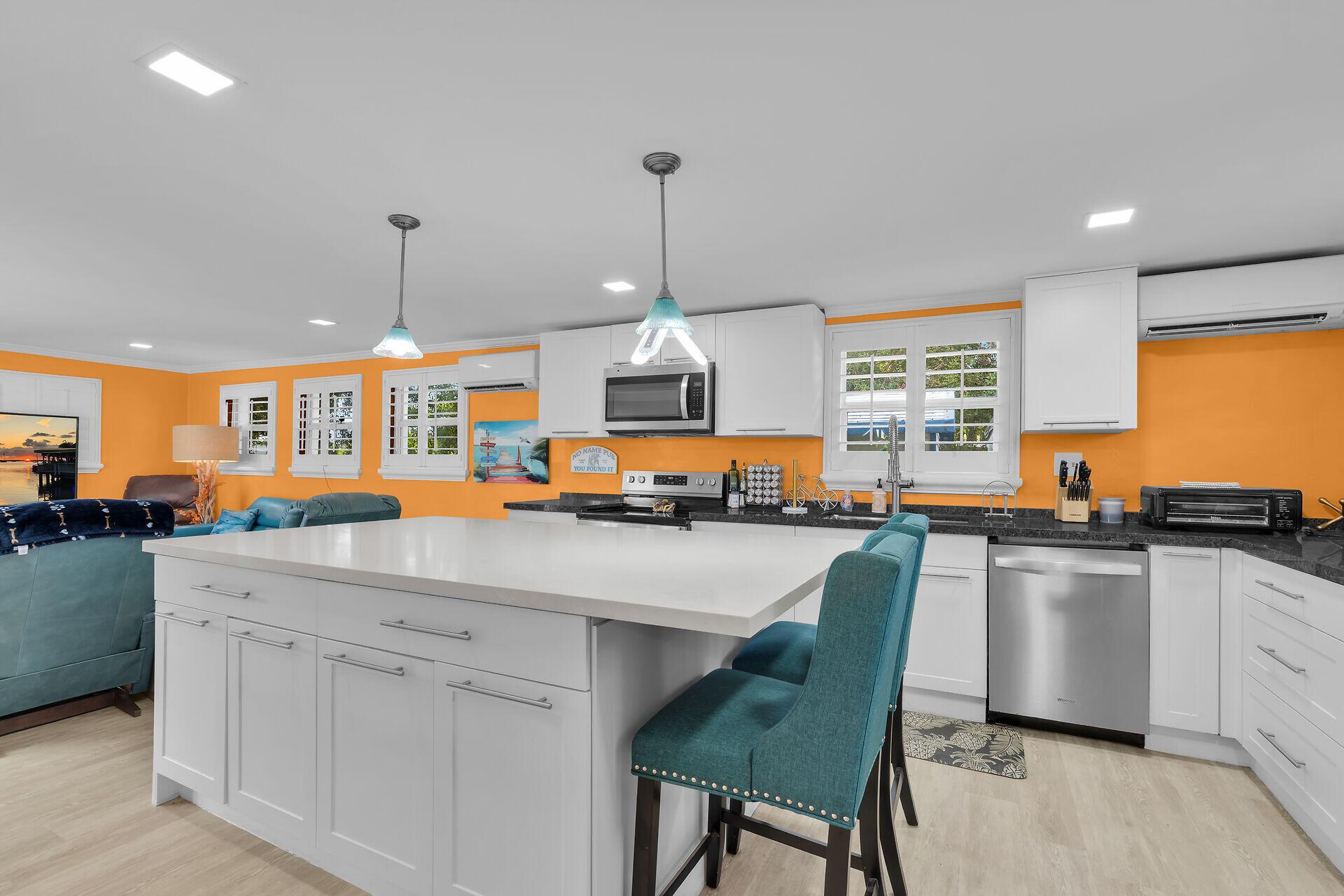 Image 2: 24-Catus--Big-Coppit-kitchen