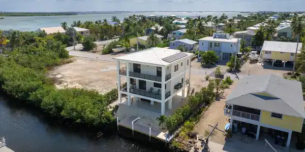 Image 3: 071-DJI_20251030121806_0136_D