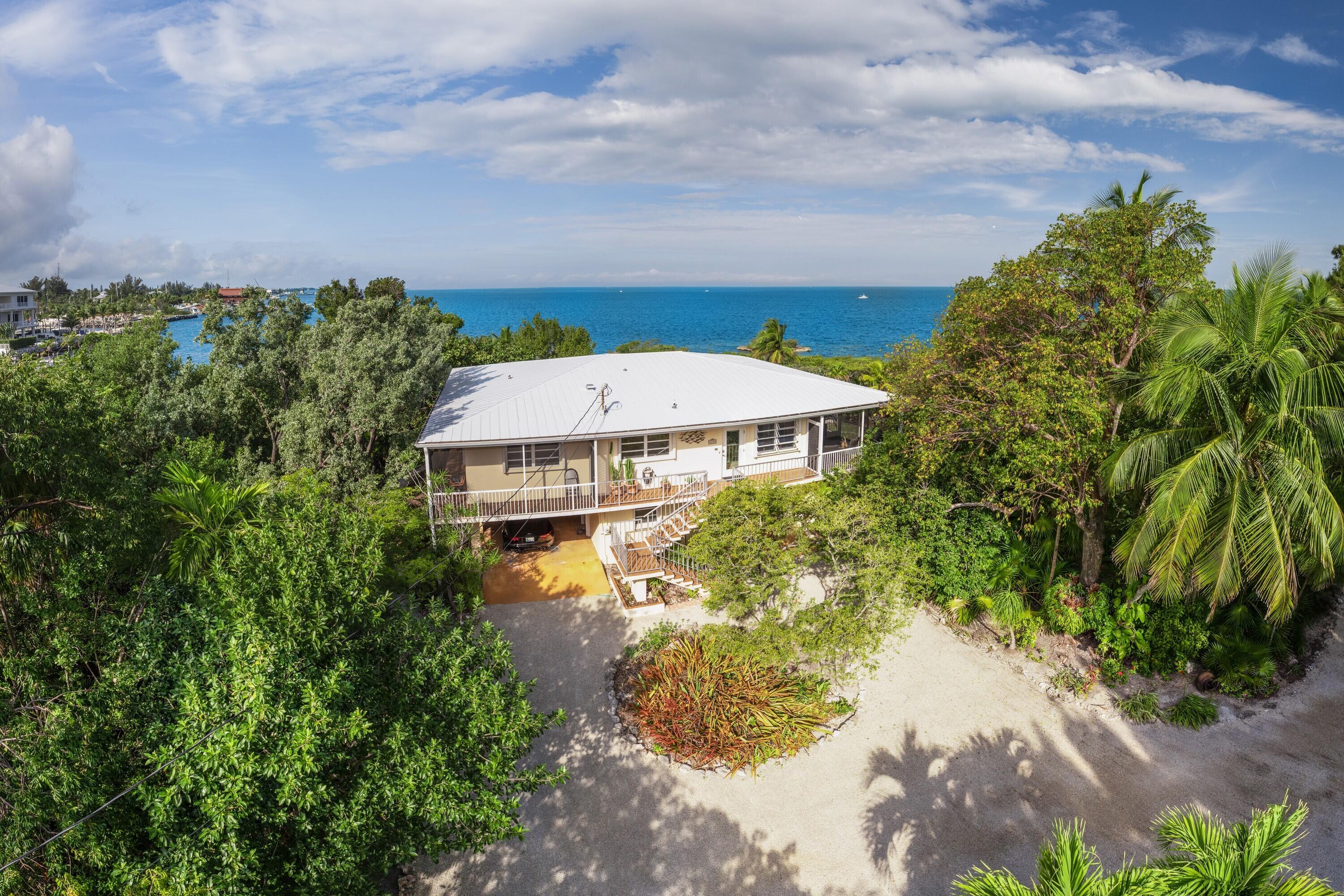 Image 4: Marathon_1401_51st_Aerial_1_WIDE