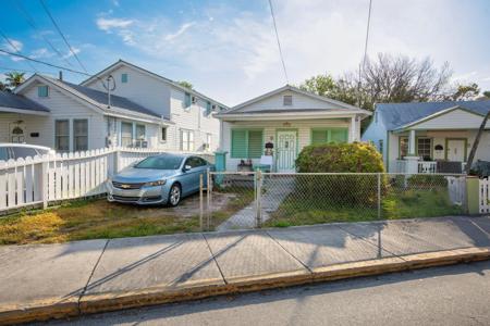 719 Elizabeth Street