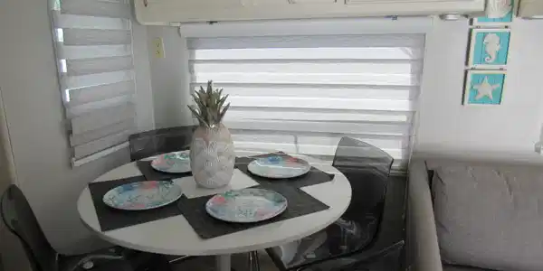 Image 4: Dining