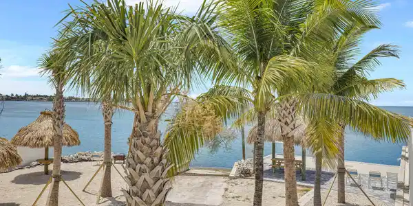 10877 Overseas Highway