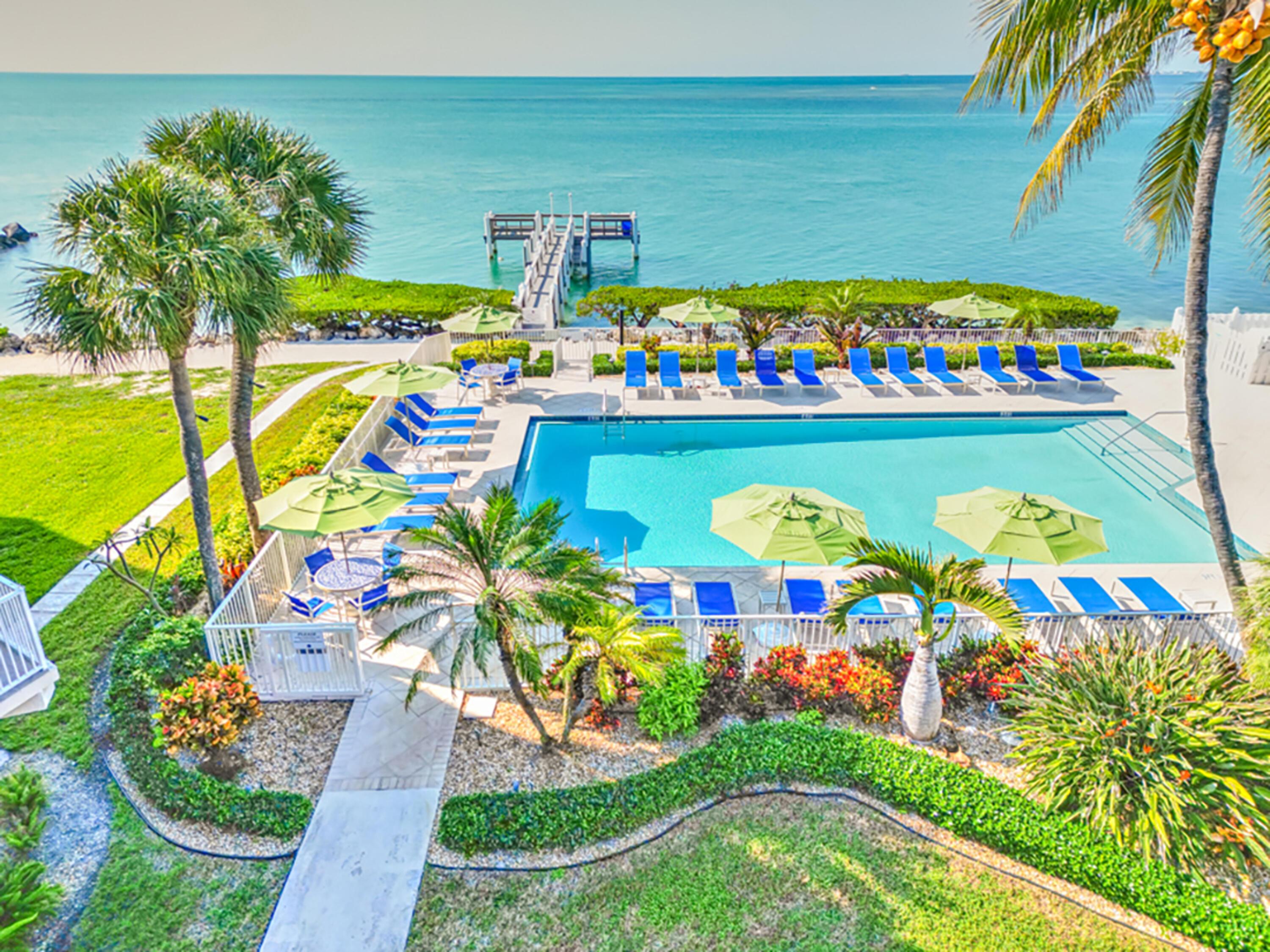 Image 3: Oceanfront Pool