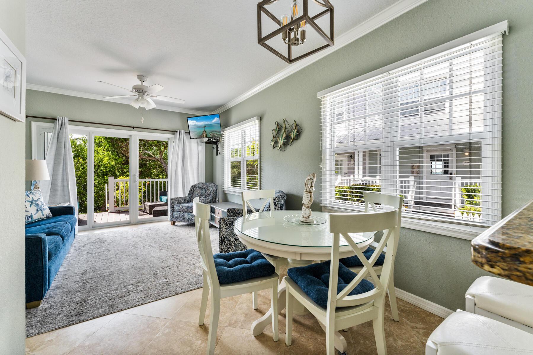 Image 3: Dining & Living area