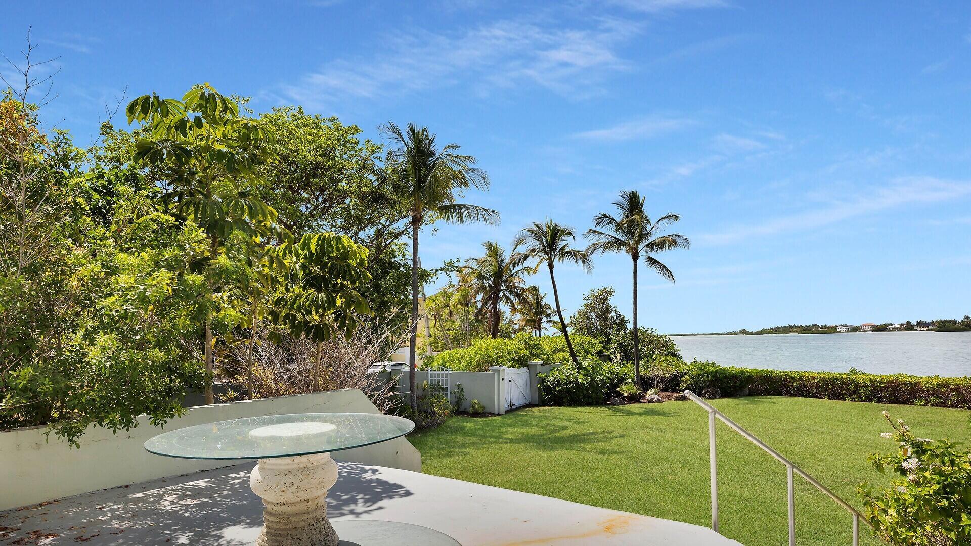 Image 3: 28 Jade porch view