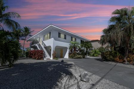 221 S Anglers Drive