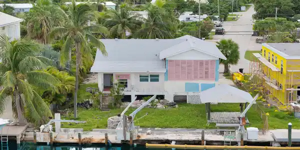 1600 Dolphin Drive