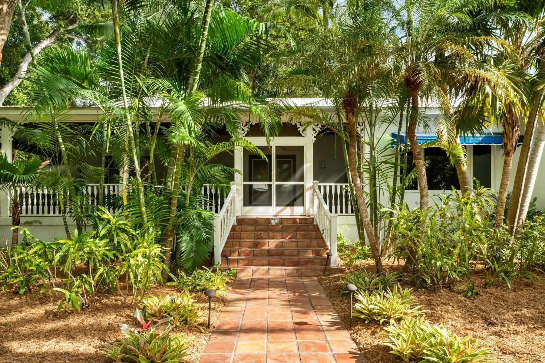Image 4: Entrance